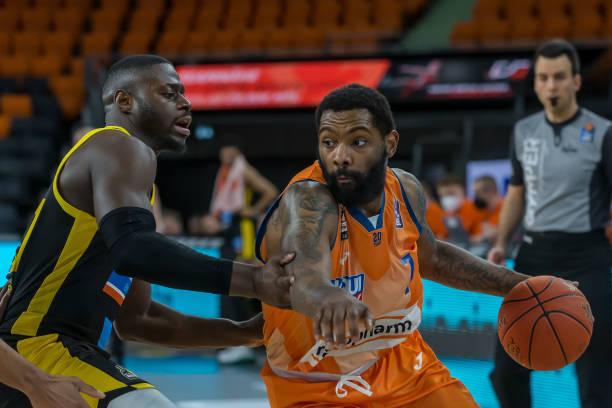 而对球员来 而对球员来